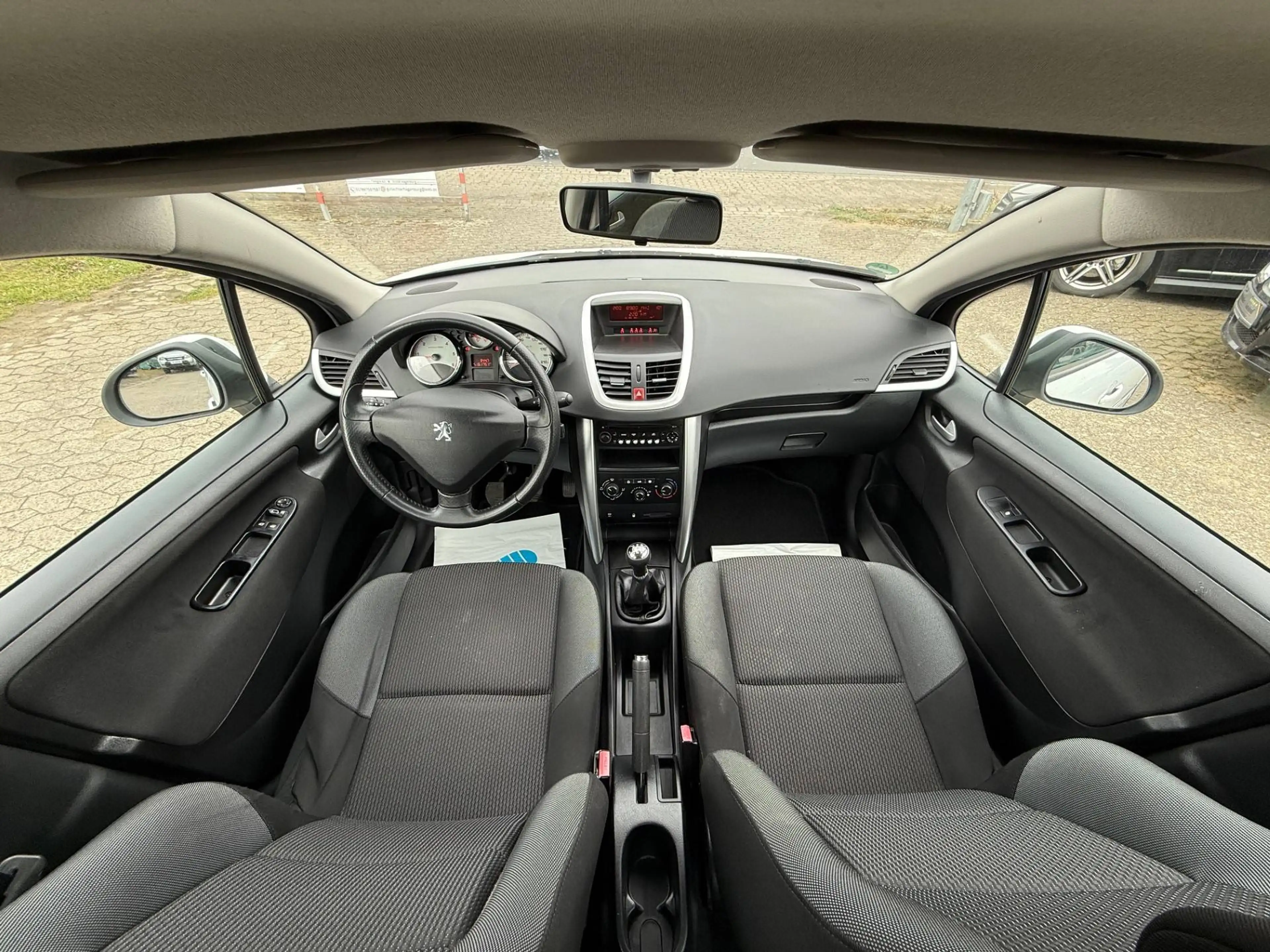 Peugeot 207 98G — photo 13