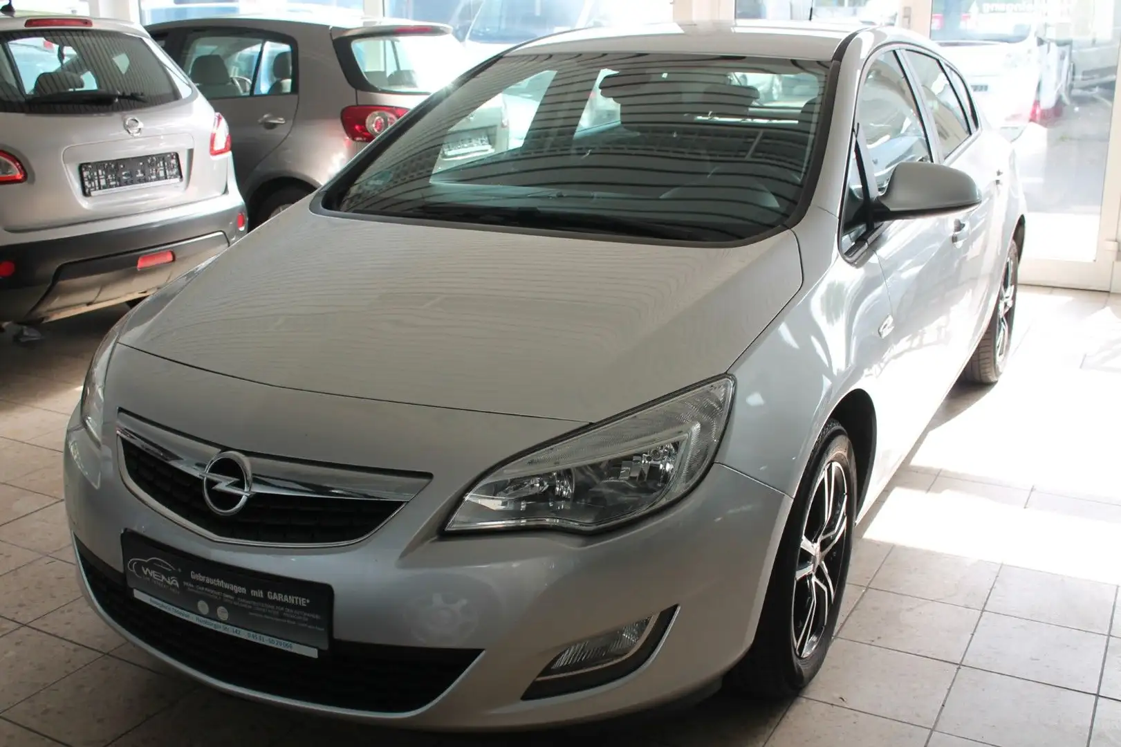 Opel Astra 1.6 Edition Automatik Grau - 2