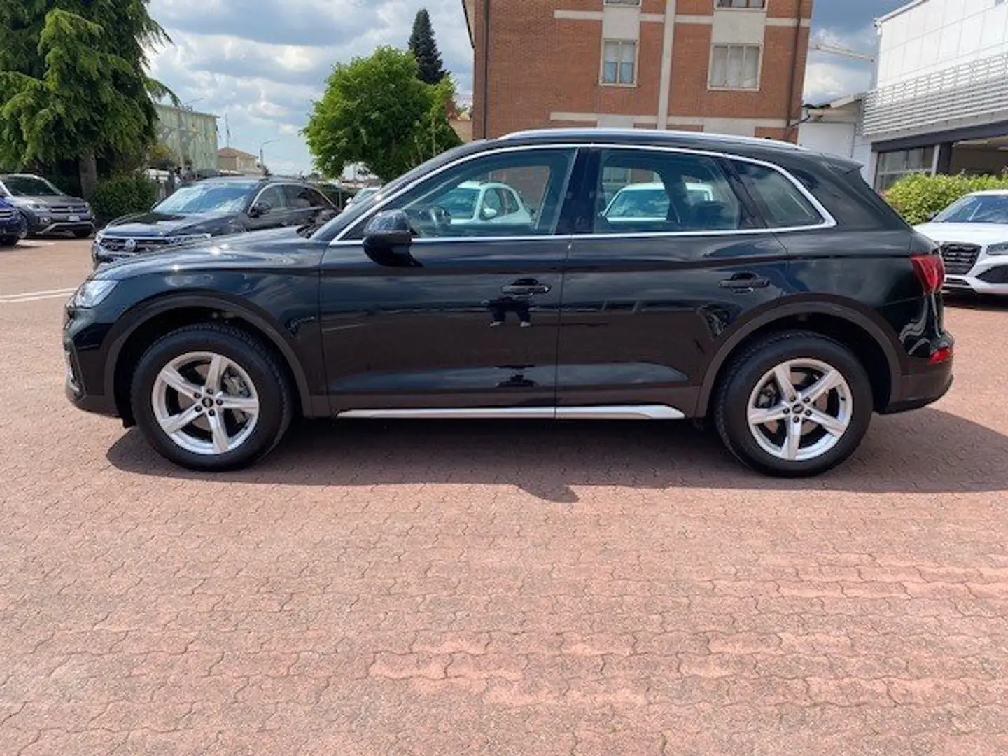 Audi Q5 40 TDI 204 CV quattro S tronic Business Advanced Zwart - 2