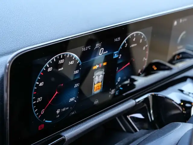 Mercedes-Benz B Class view 16