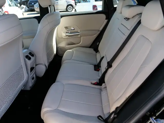 Mercedes-Benz B Class view 8