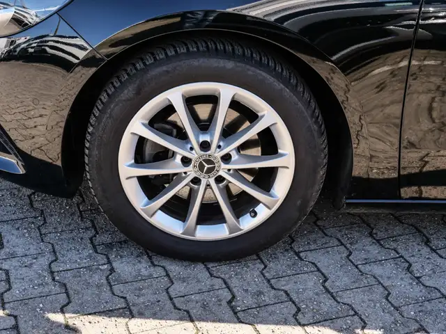 Mercedes-Benz B Class view 4