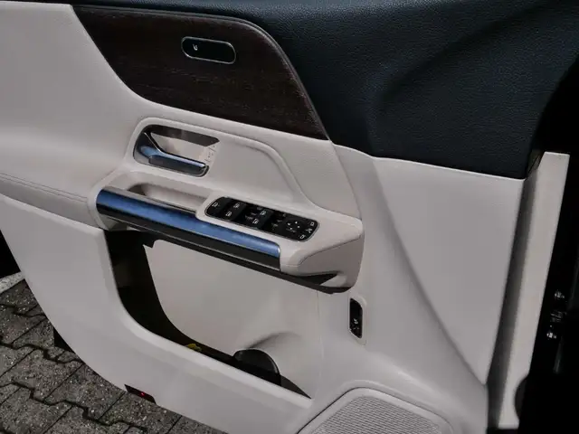 Mercedes-Benz B Class view 21
