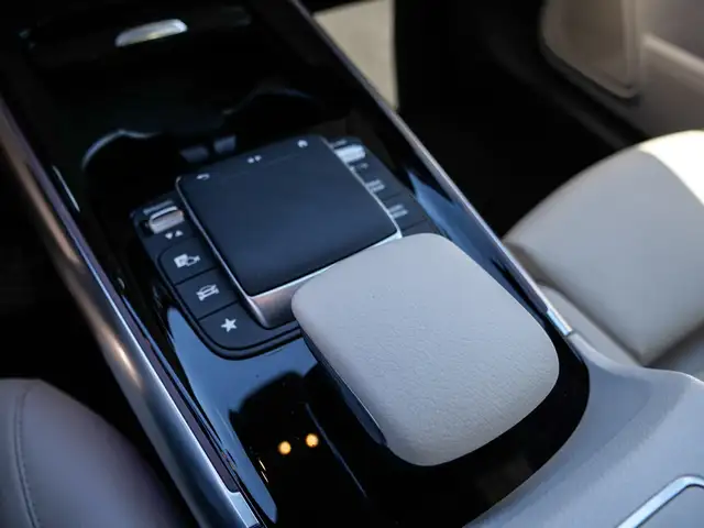 Mercedes-Benz B Class view 20