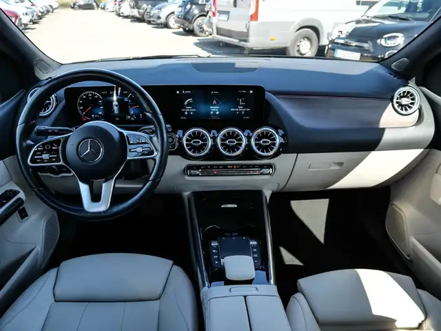 Mercedes-Benz B Class view 9