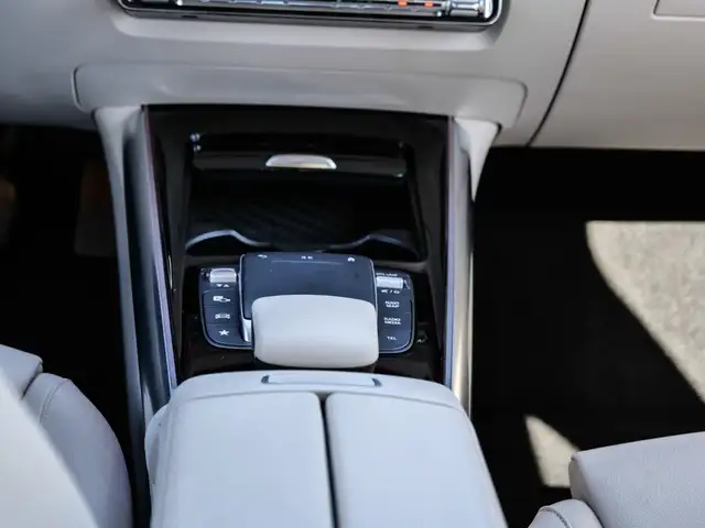 Mercedes-Benz B Class view 11