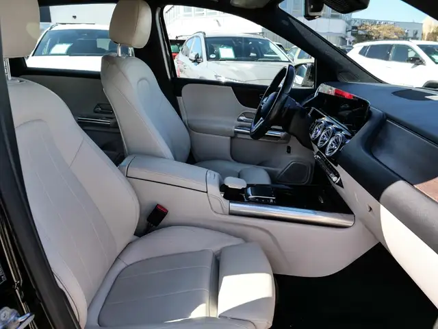 Mercedes-Benz B Class view 13