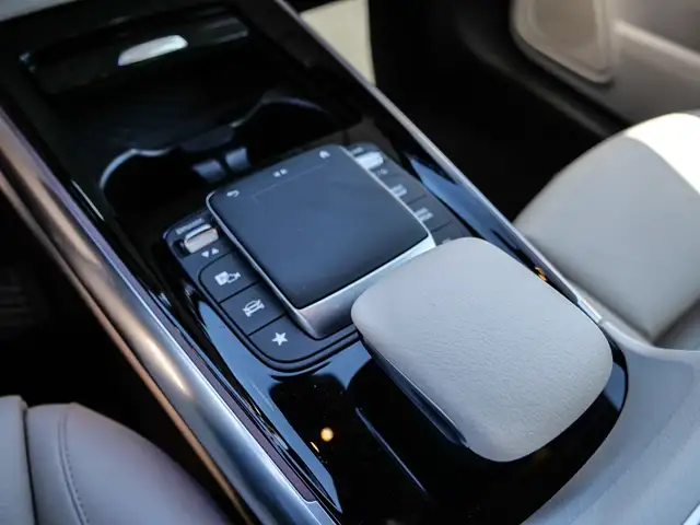 Mercedes-Benz B Class view 18