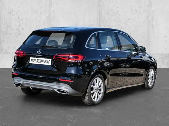 Mercedes-Benz B Class view 2