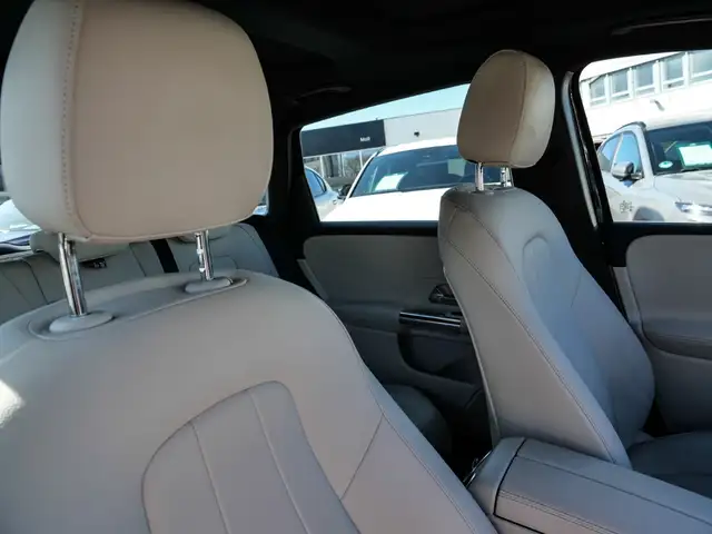 Mercedes-Benz B Class view 14