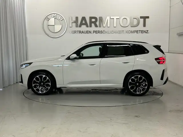 BMW X3 view 4