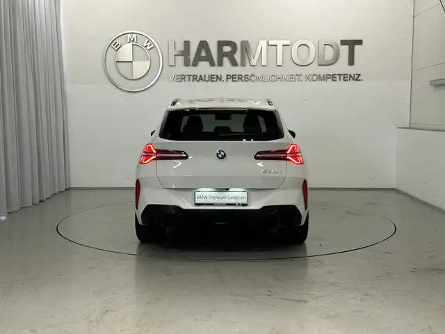 BMW X3 view 5