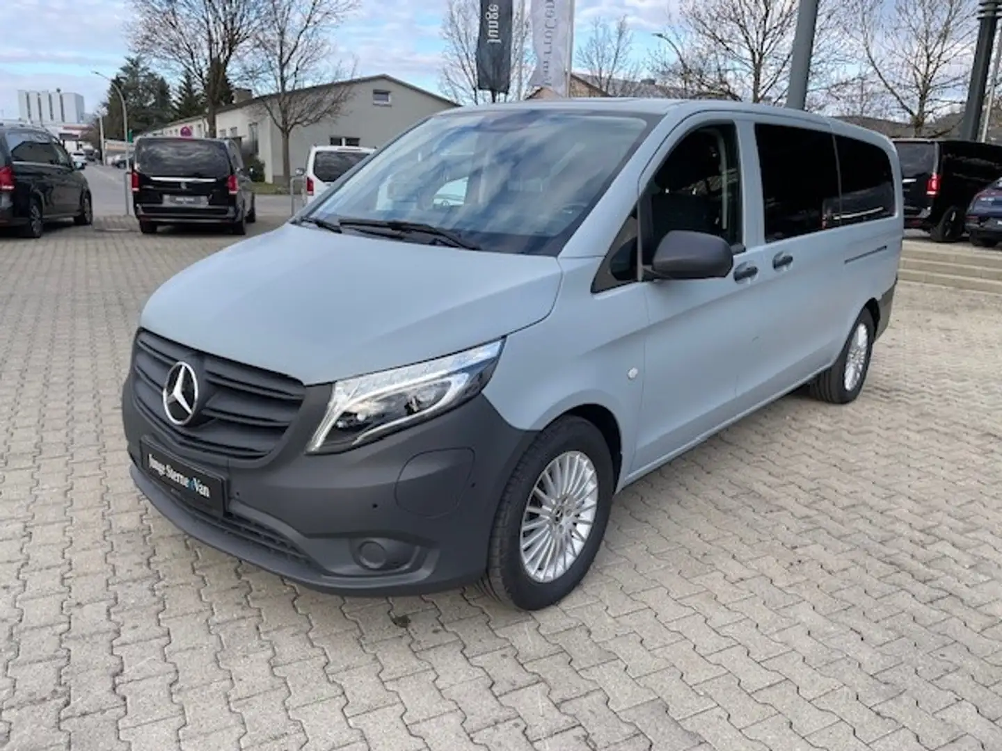 Mercedes-Benz Vito e 129 Tourer PRO Extralang / DAB / Kamera / LED / Gris - 2
