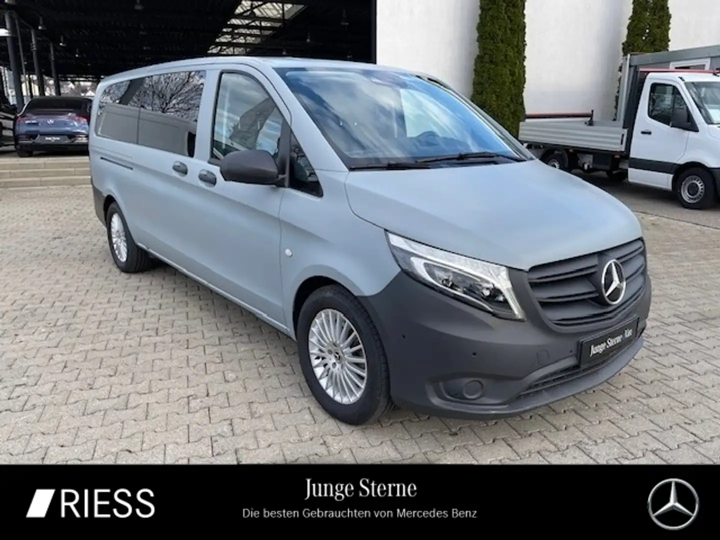 Mercedes-Benz Vito e 129 Tourer PRO Extralang / DAB / Kamera / LED / Gris - 1