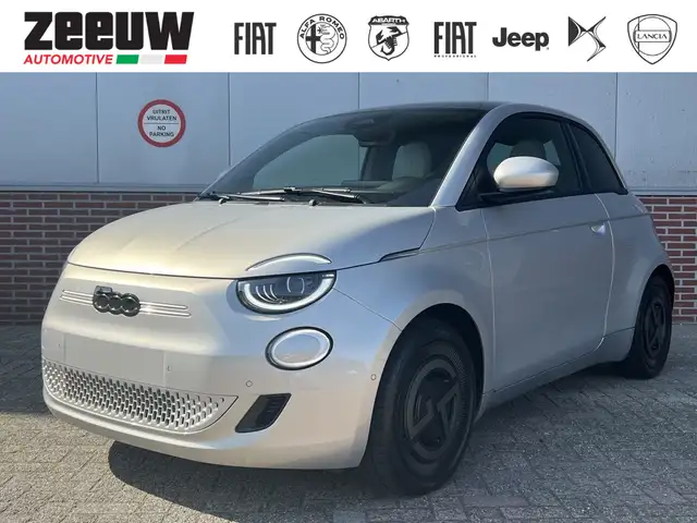 Fiat 500e Giorgio Armani Edition 42 kWh | LED | JBL | Limite