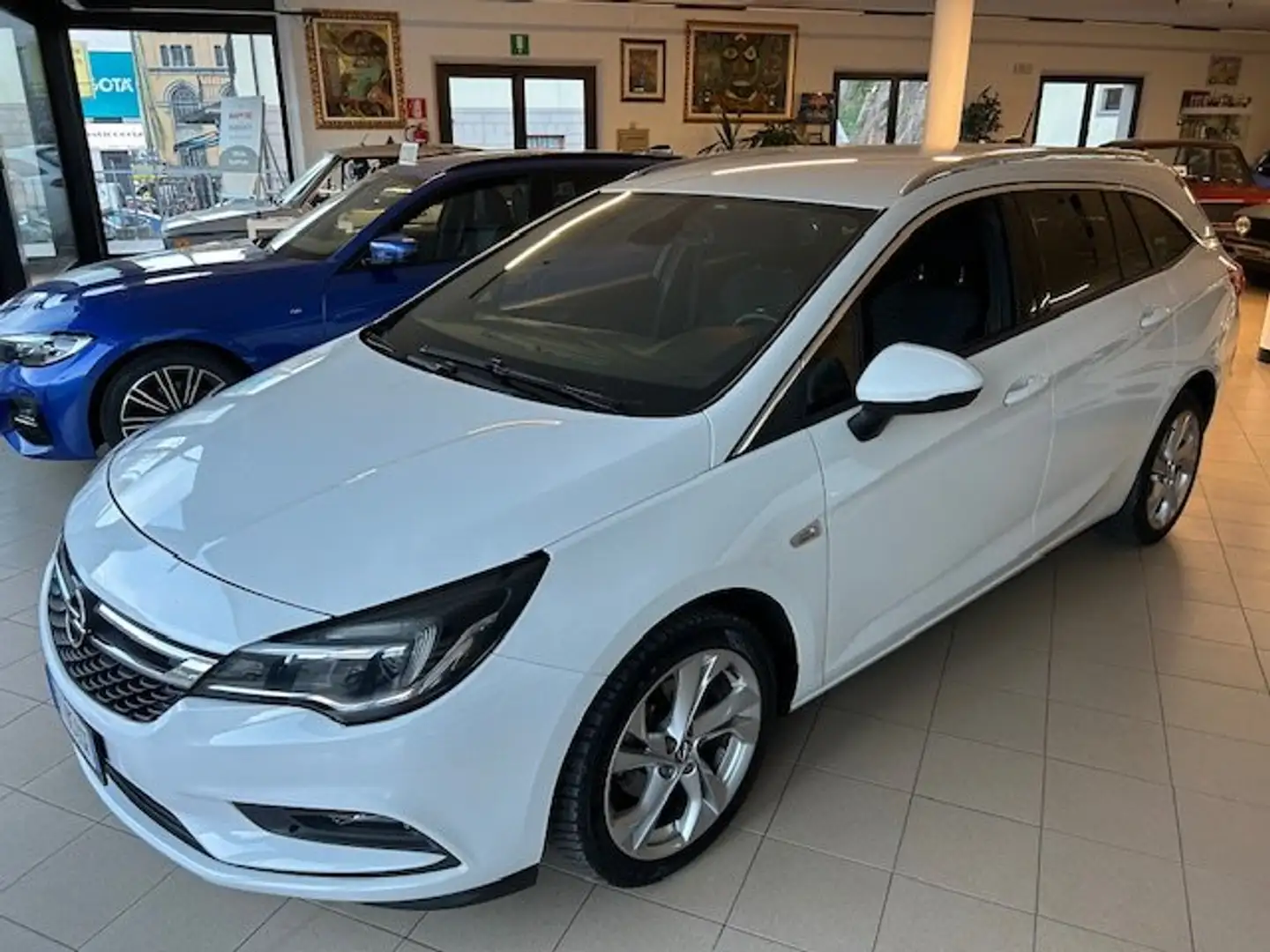 Opel Astra SW 1.6cc 110 CV DIESEL Wit - 1