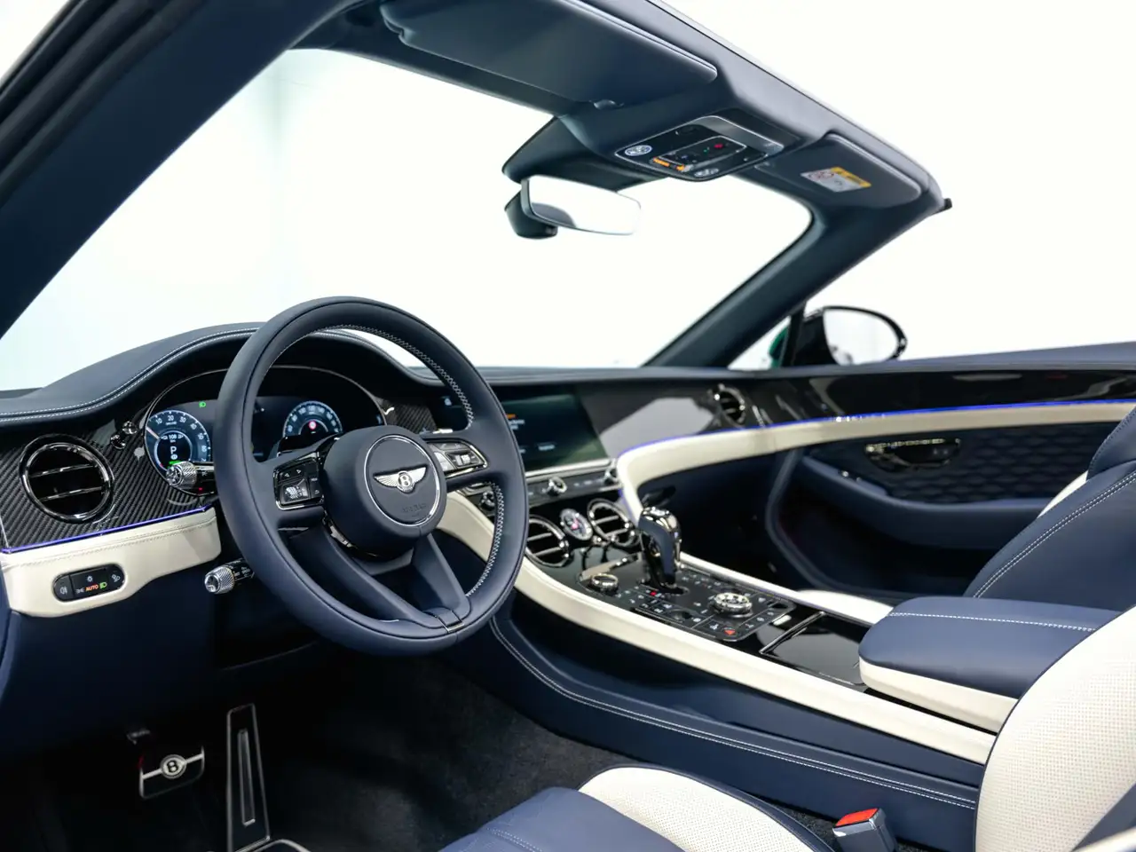 Bentley Continental GTC 2026 — фото 14