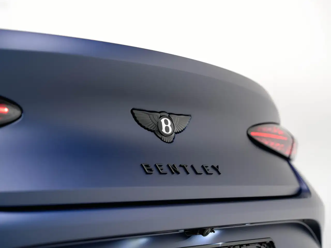 Bentley Continental GTC 2026 — фото 12