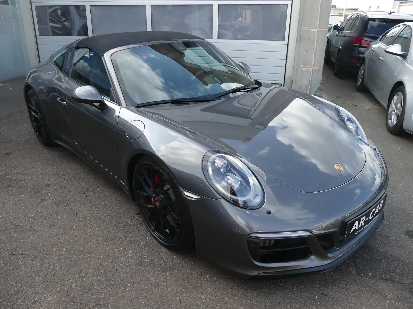 Porsche 991 911 991  Targa 4 GTS Leder Navi LED Soundsystem Grau - 2