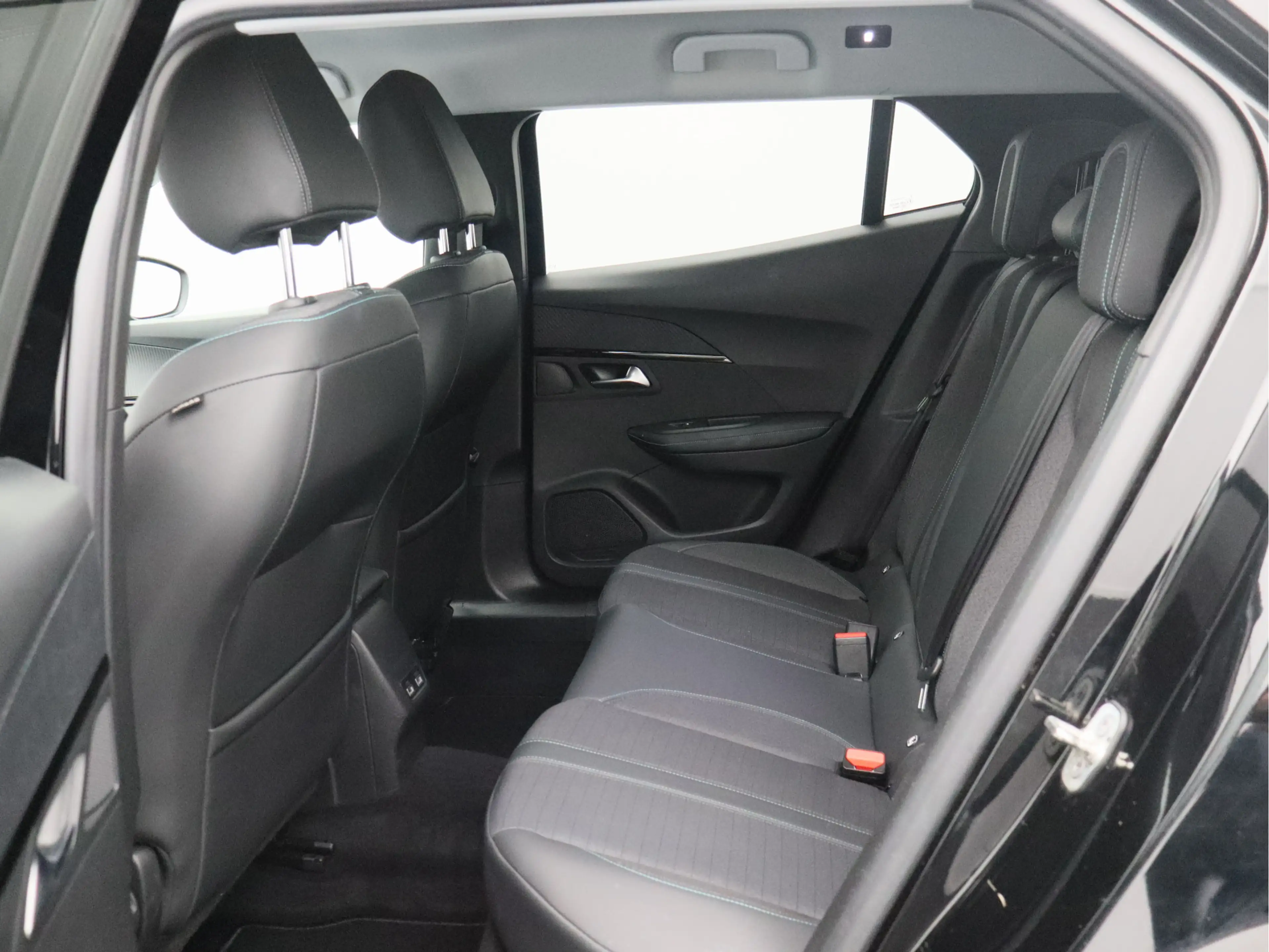 Peugeot 2008 1.2 PureTech Allure Pack/ automaat/ zeer mooi! — photo 12