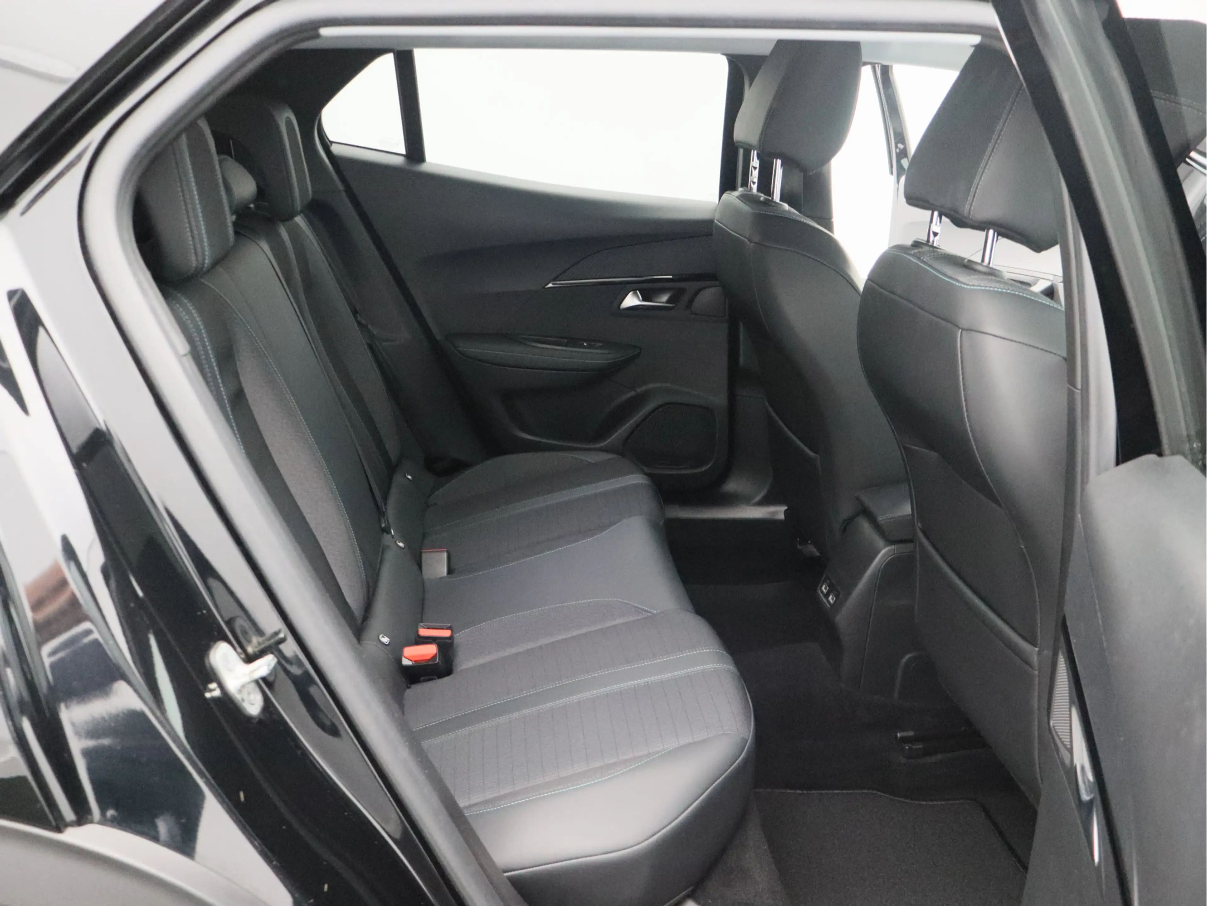 Peugeot 2008 1.2 PureTech Allure Pack/ automaat/ zeer mooi! — photo 17