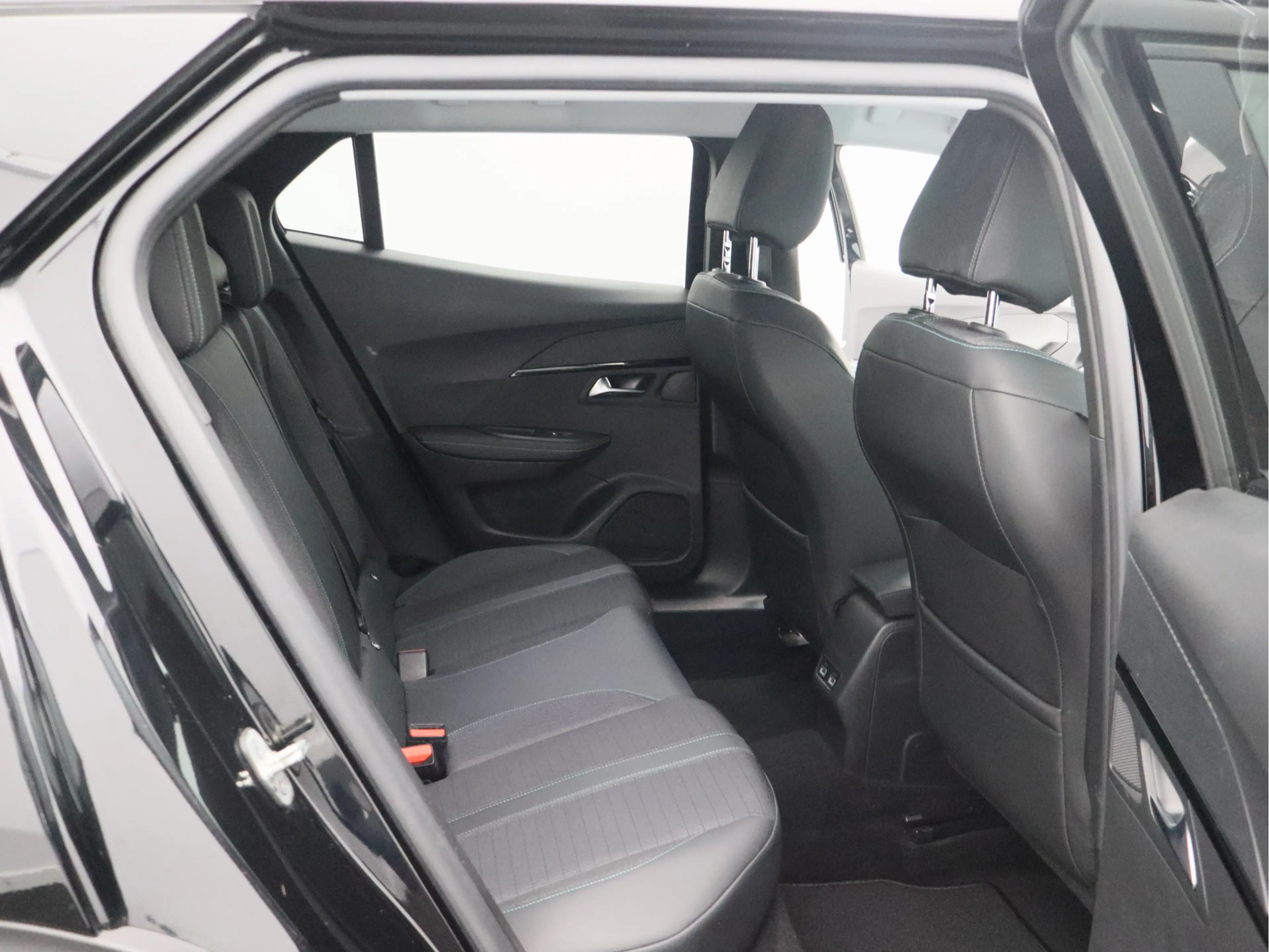 Peugeot 2008 1.2 PureTech Allure Pack/ automaat/ zeer mooi! — photo 25