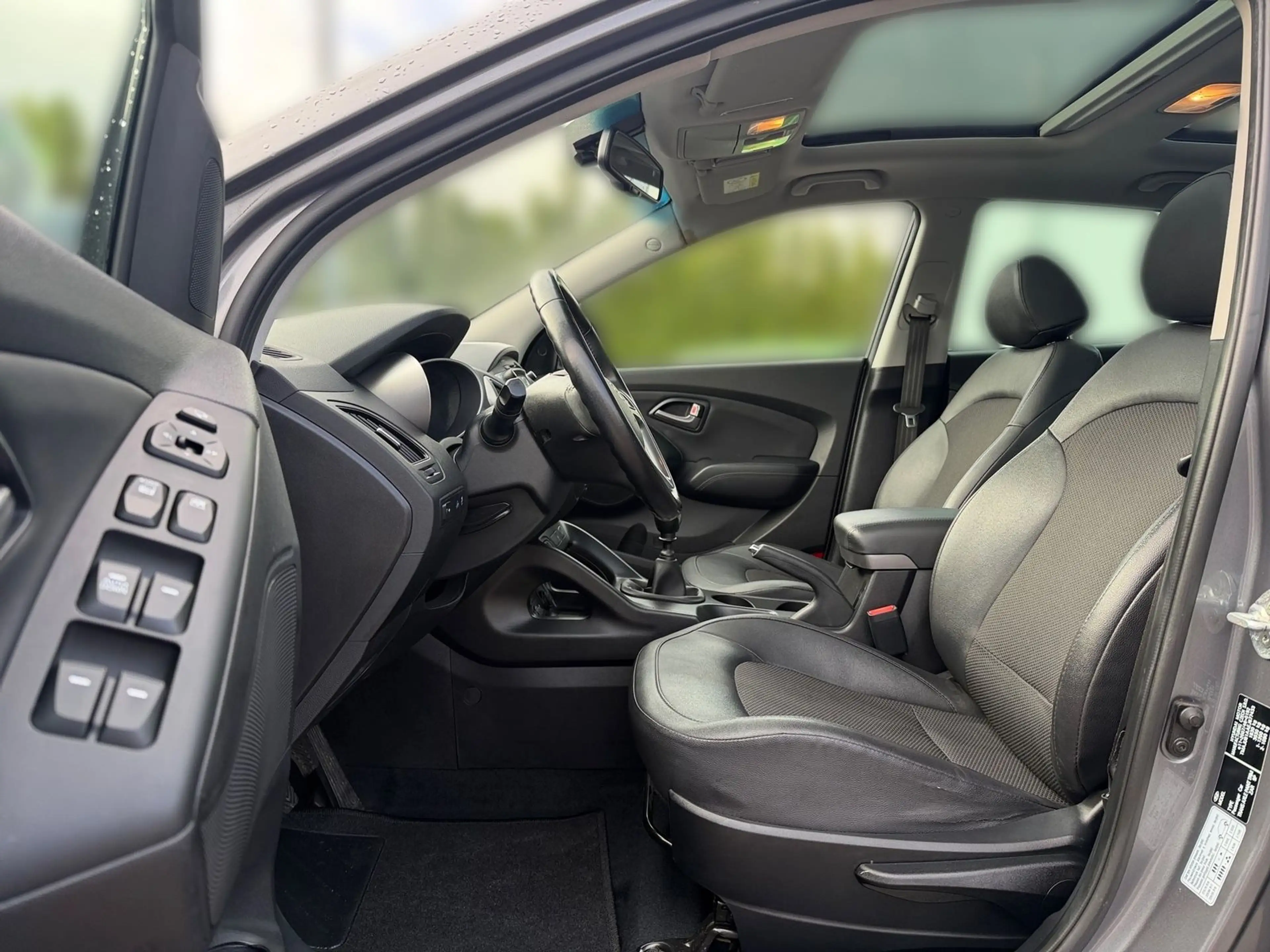 Hyundai iX35 1.6 Classic 2WD Bi-Xenon Navi Panorama PDC — photo 10