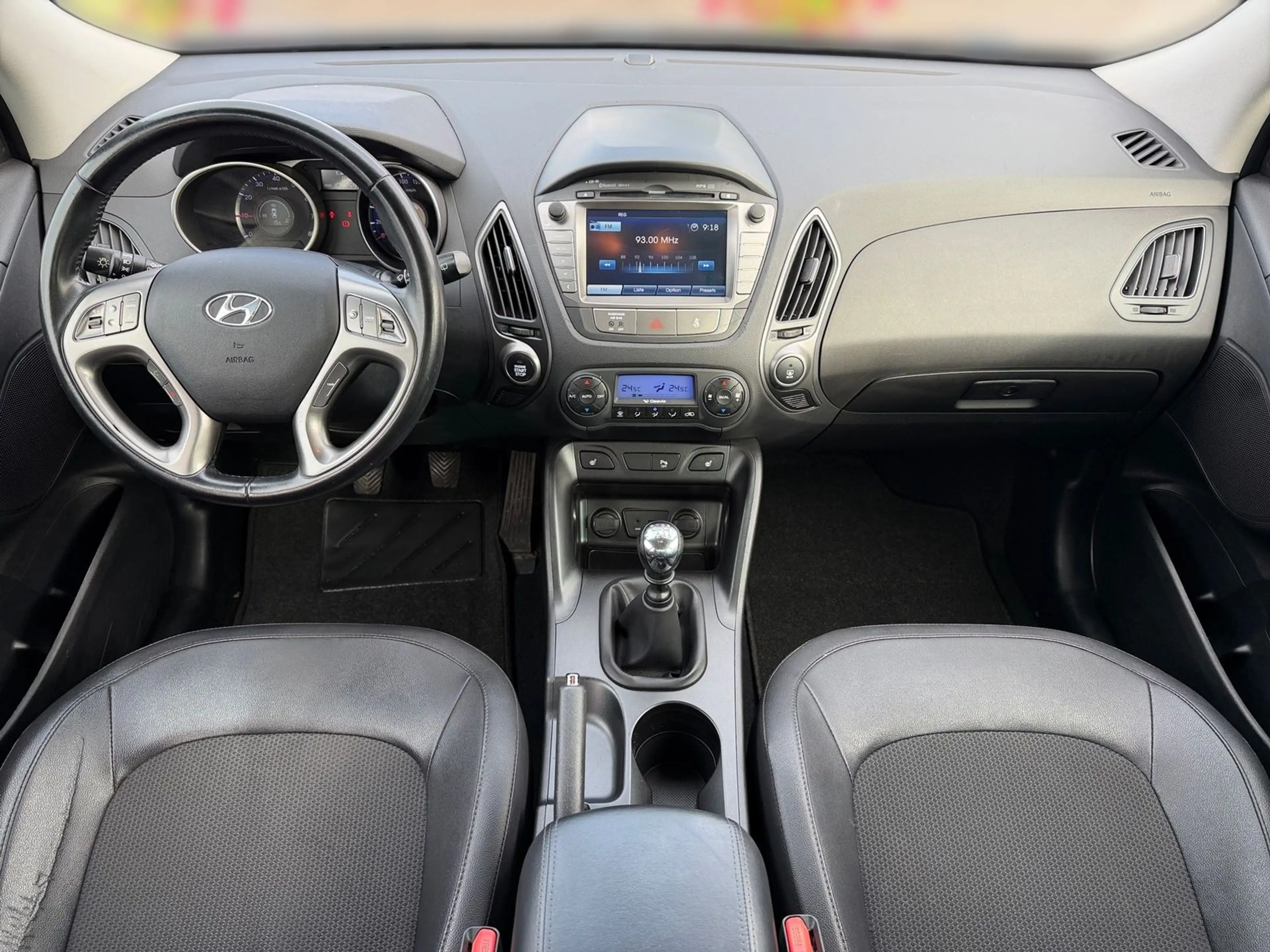 Hyundai iX35 1.6 Classic 2WD Bi-Xenon Navi Panorama PDC — photo 12