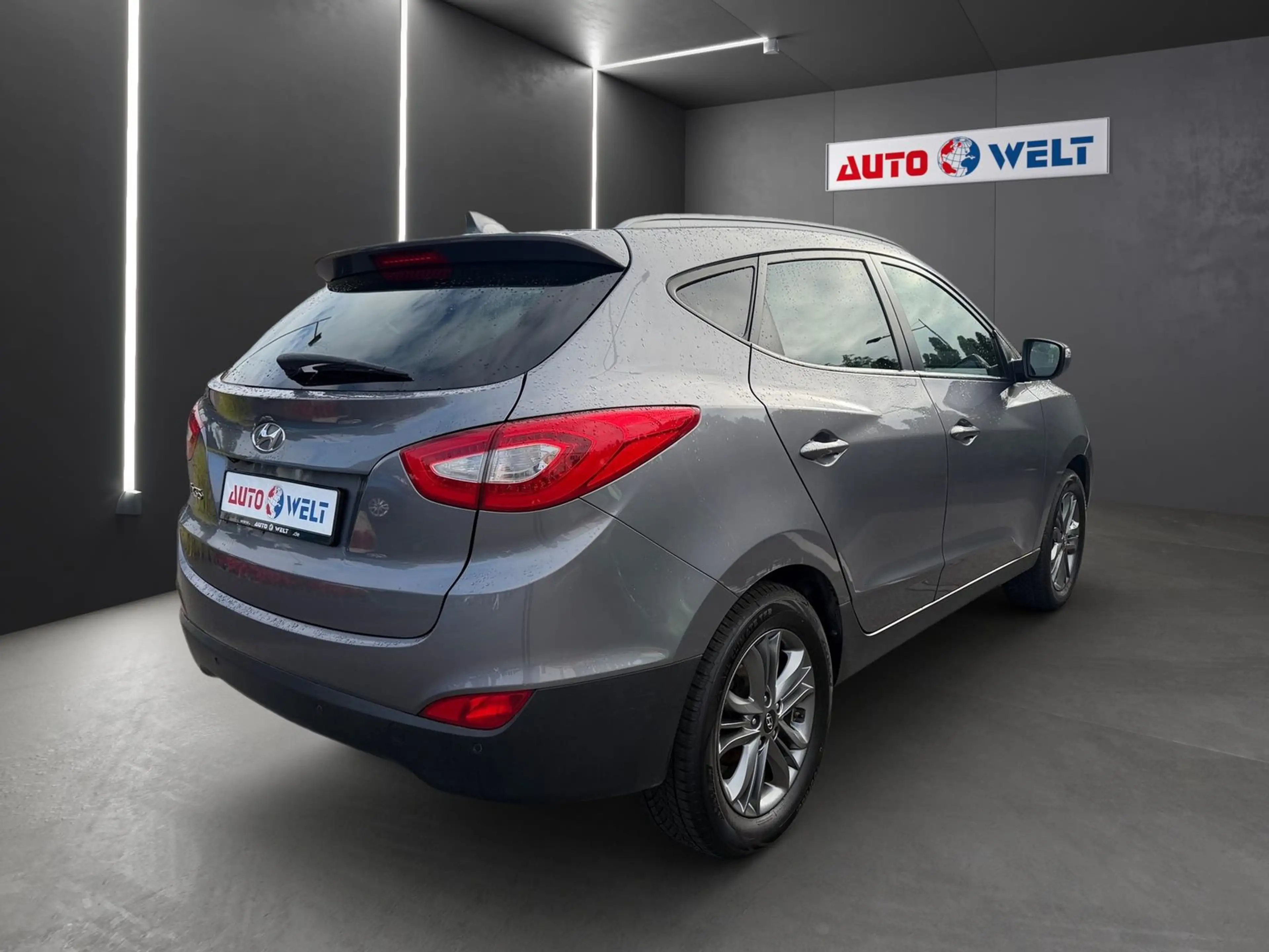 Hyundai iX35 1.6 Classic 2WD Bi-Xenon Navi Panorama PDC — photo 4