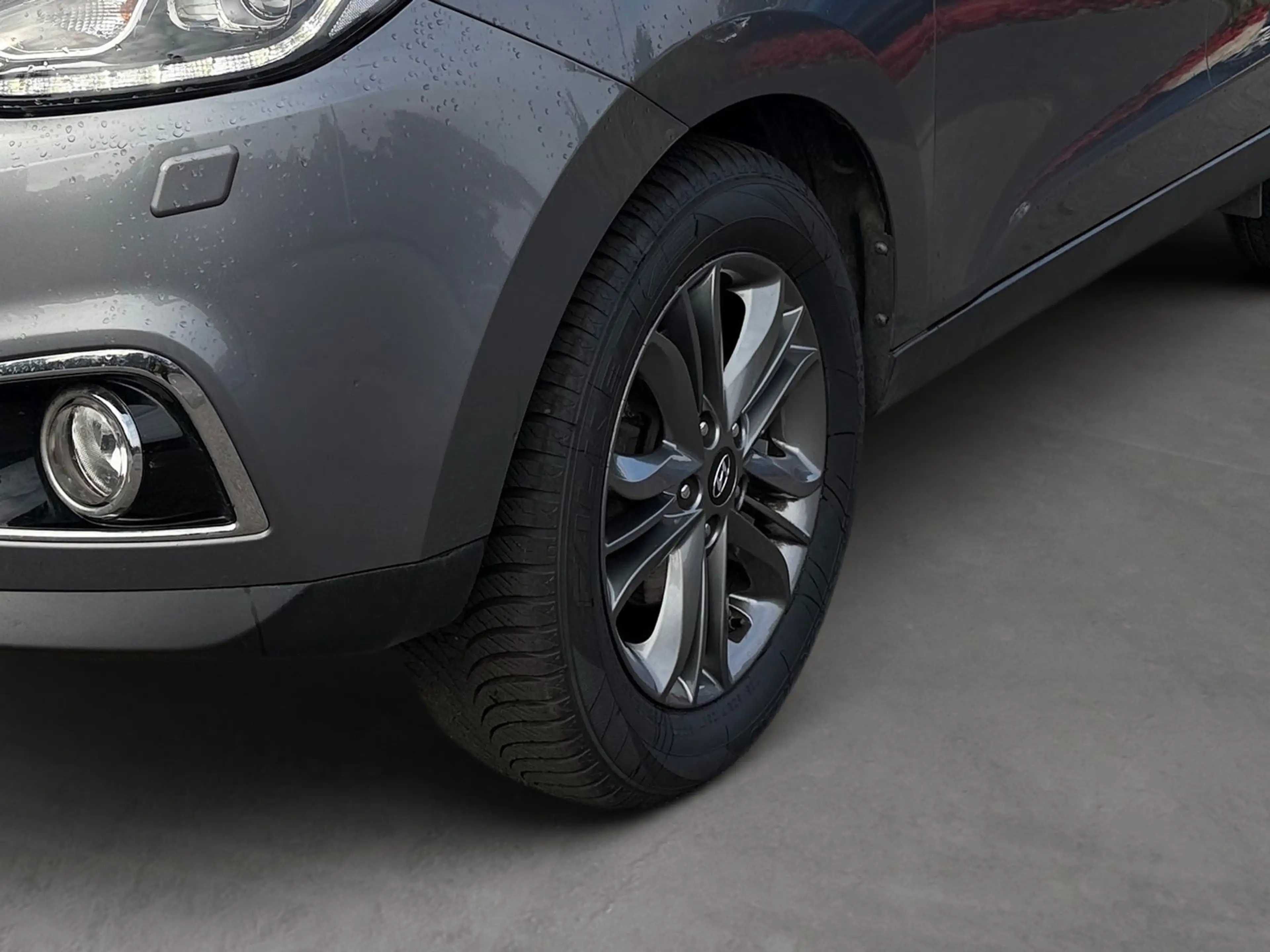 Hyundai iX35 1.6 Classic 2WD Bi-Xenon Navi Panorama PDC — photo 8