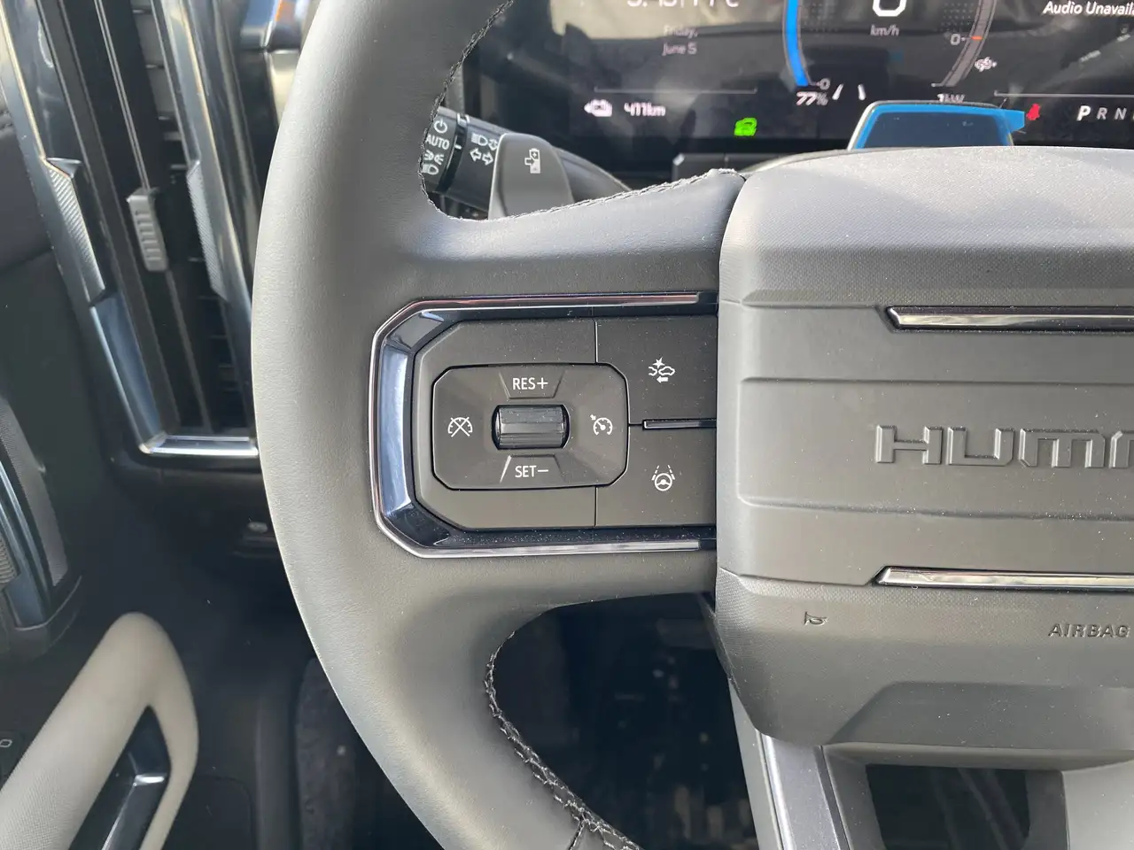 GMC HUMMER EV SUV снимка GMC HUMMER EV SUV