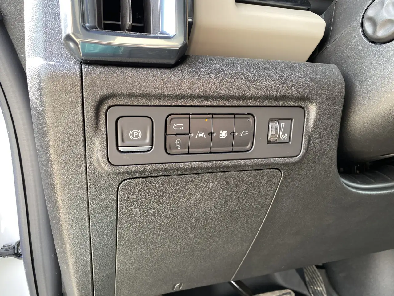 GMC HUMMER EV SUV снимка GMC HUMMER EV SUV