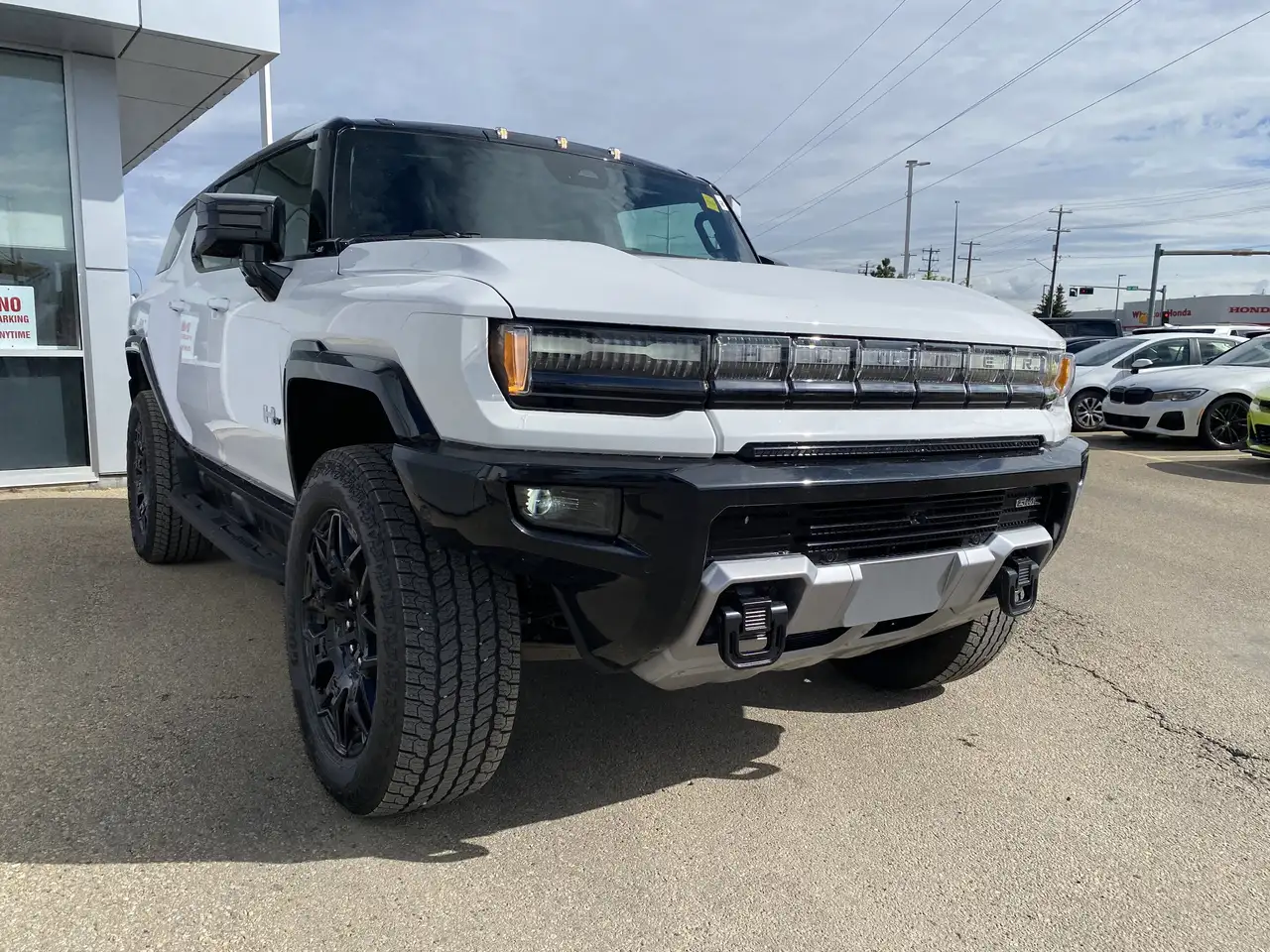GMC HUMMER EV SUV снимка GMC HUMMER EV SUV