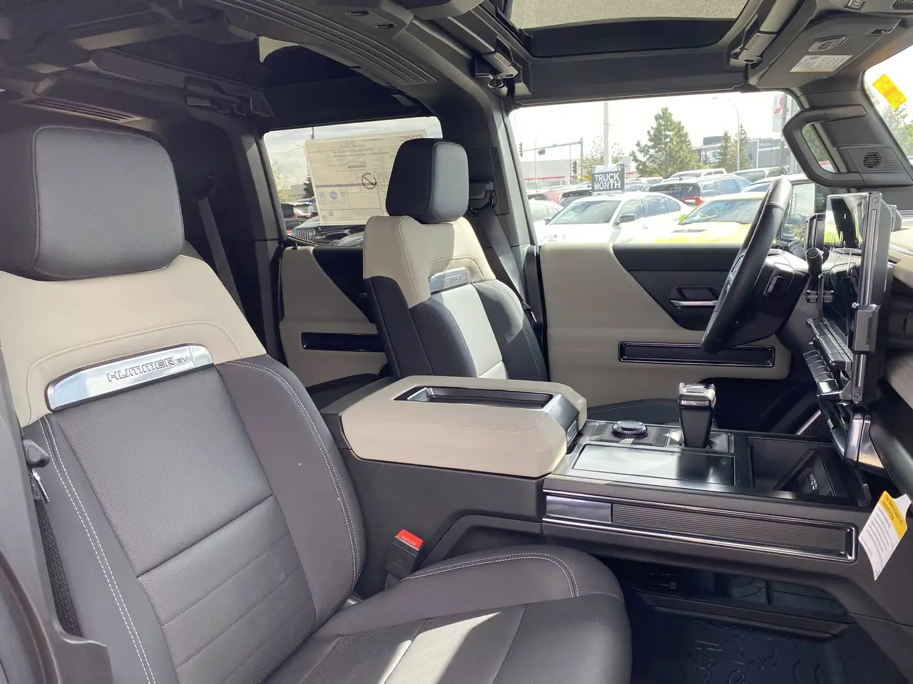 GMC HUMMER EV SUV снимка GMC HUMMER EV SUV