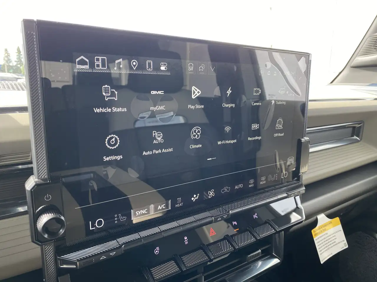 GMC HUMMER EV SUV снимка GMC HUMMER EV SUV