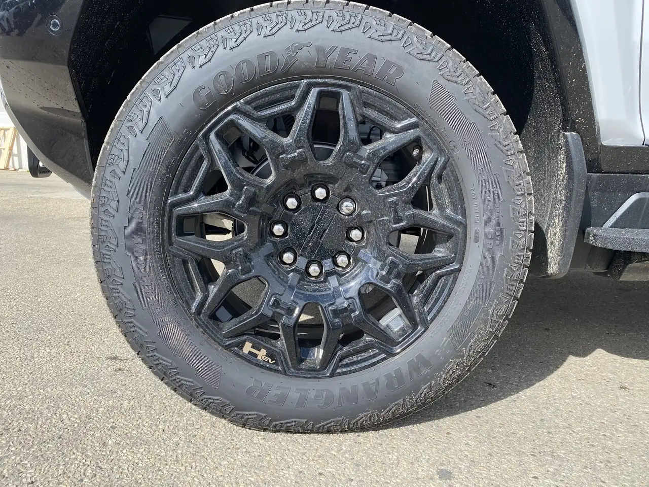 GMC HUMMER EV SUV снимка GMC HUMMER EV SUV