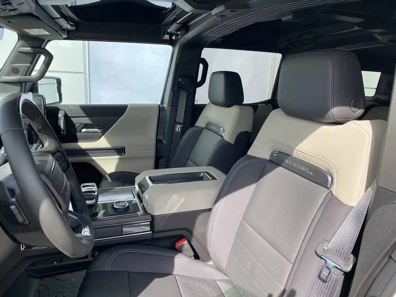 GMC HUMMER EV SUV снимка GMC HUMMER EV SUV
