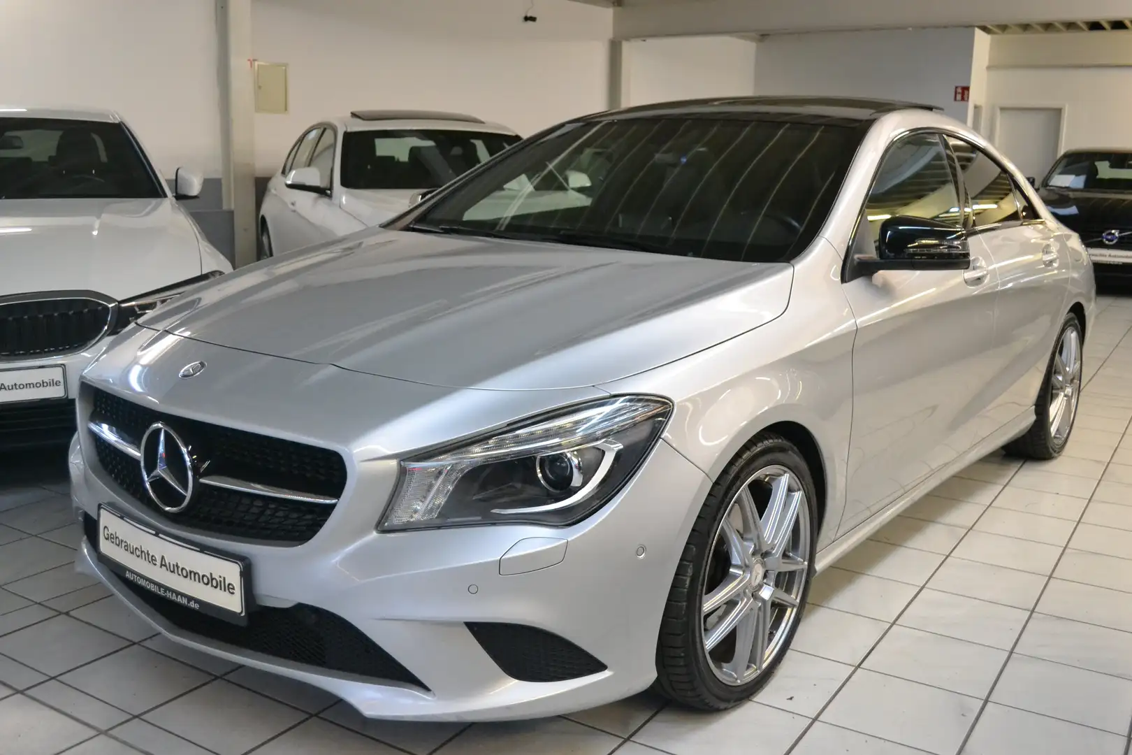 Mercedes-Benz CLA 200 URBAN *NIGHT-PAKET*PANORAMA*XENON*NAVIGATION*ALU18 Silber - 1