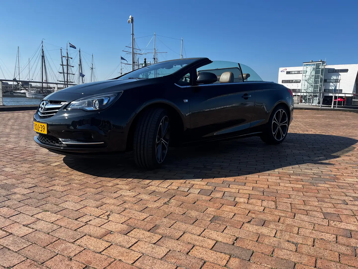 Opel Cascada Cascada 1.4 T ecoFLEX Cosmo Zwart - 1