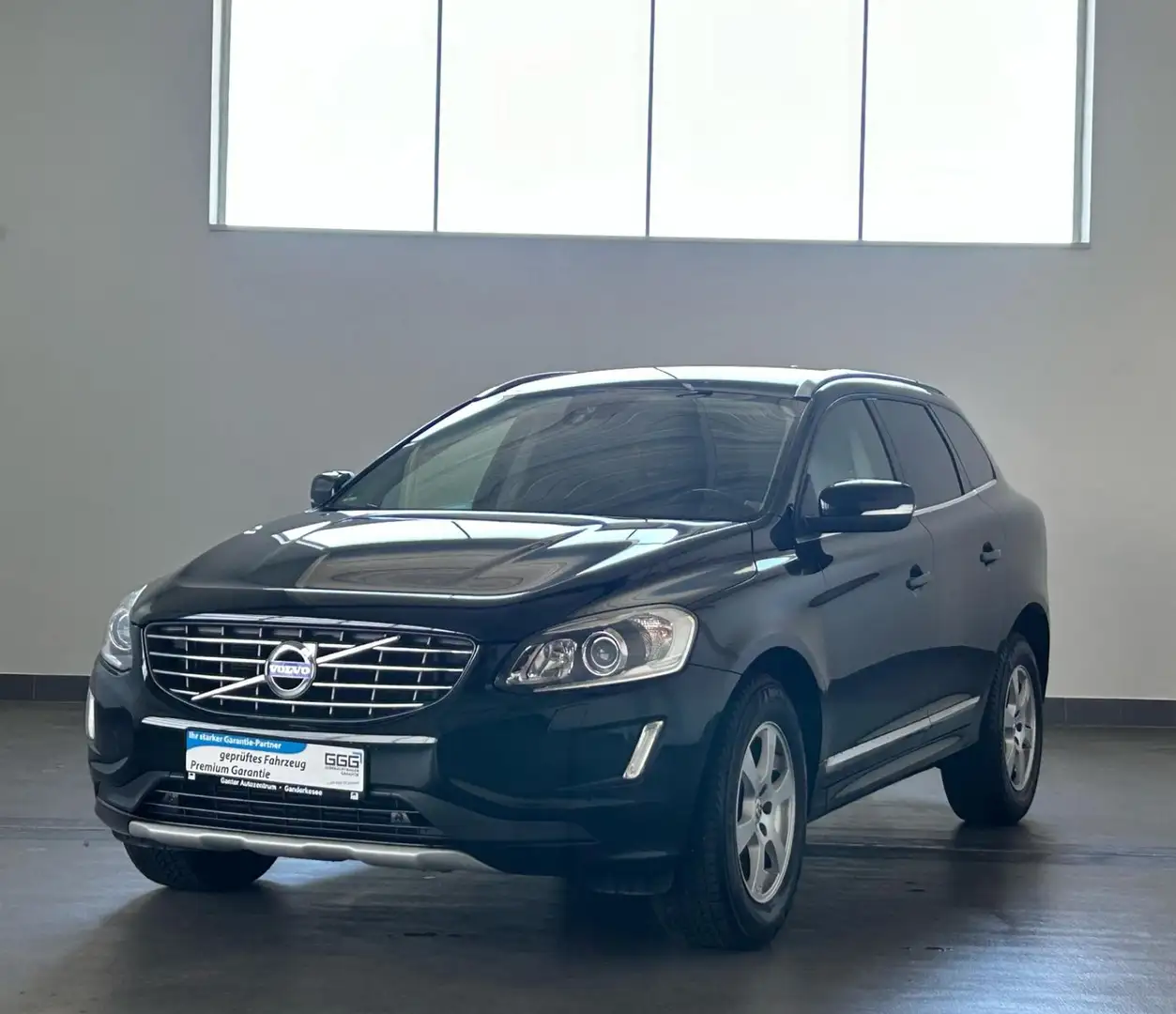 Volvo XC60 2.0D AHK+NAVI+LEDER+KAMERA Zwart - 1