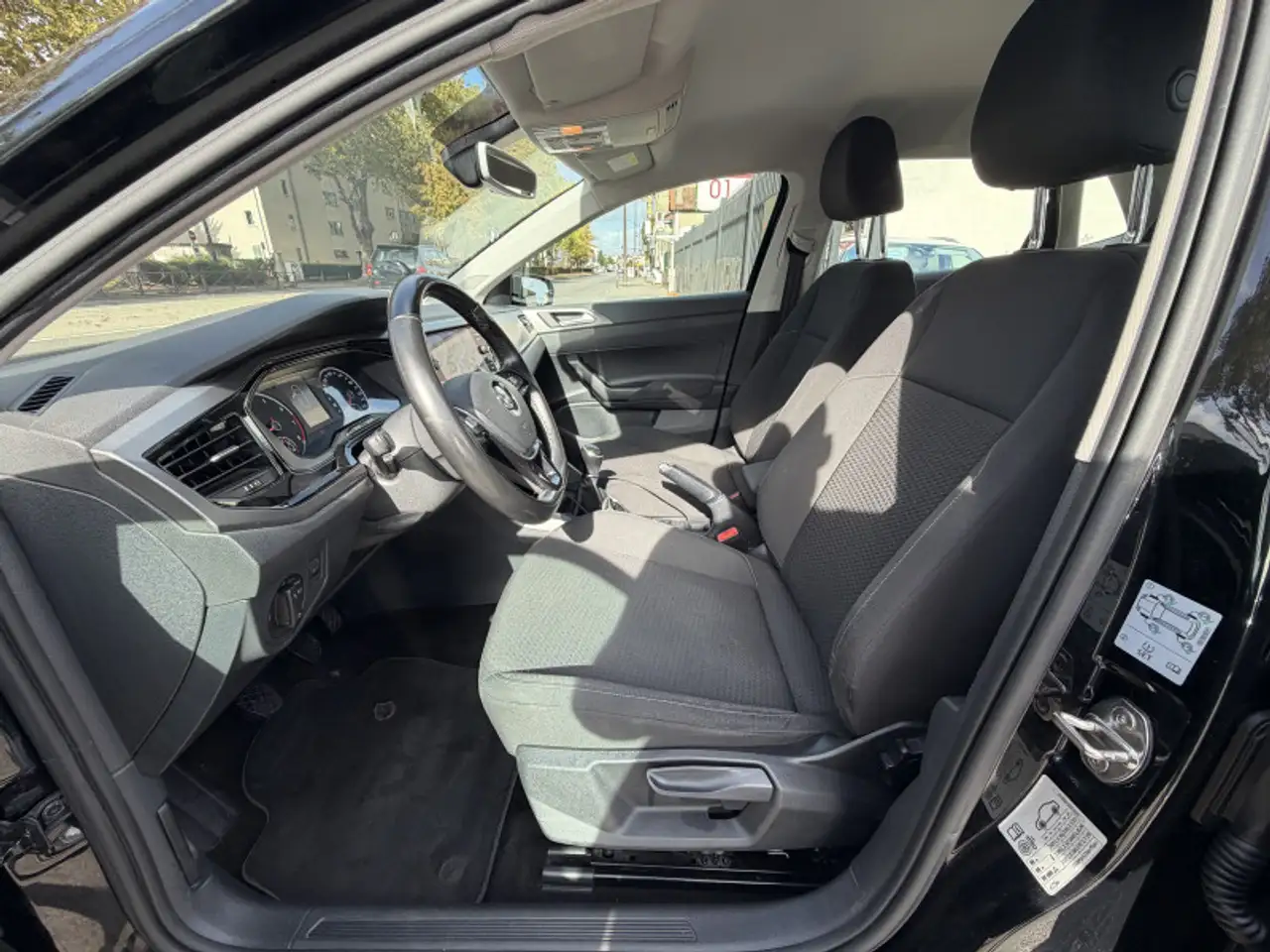 Volkswagen Polo Citadine 5 portes — photo 5