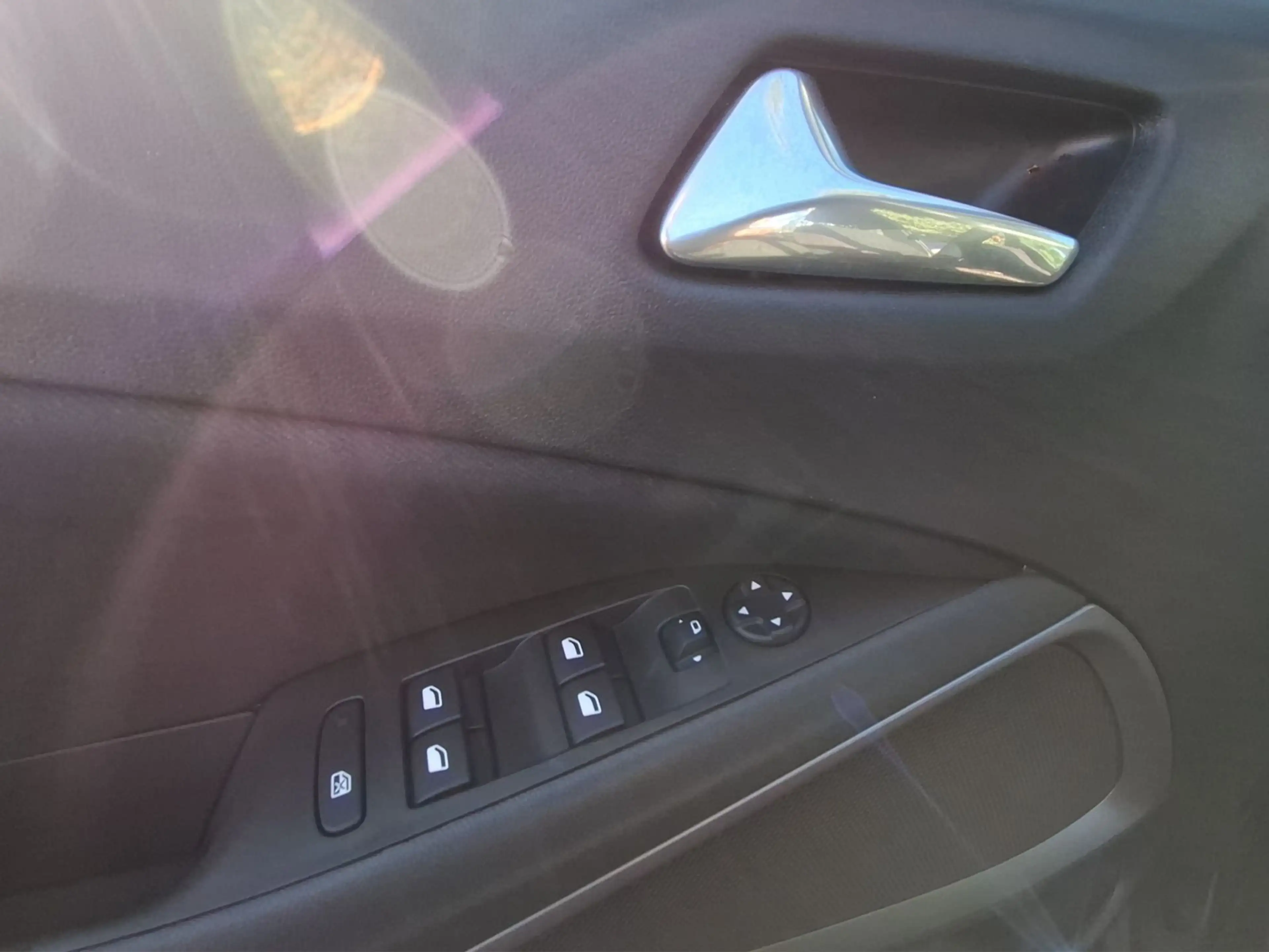 Opel Crossland X 1.2 Edition — photo 12