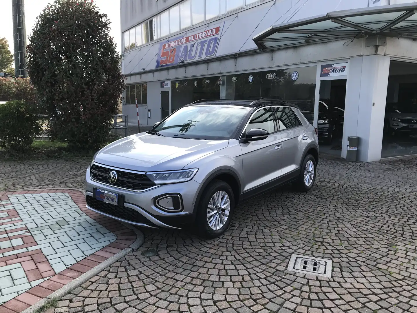 Volkswagen T-Roc 1.5 TSI LIFE S.TRONIC Gris - 1
