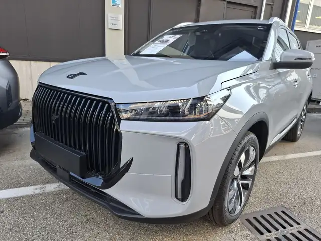 DR Automobiles DR5 view 14