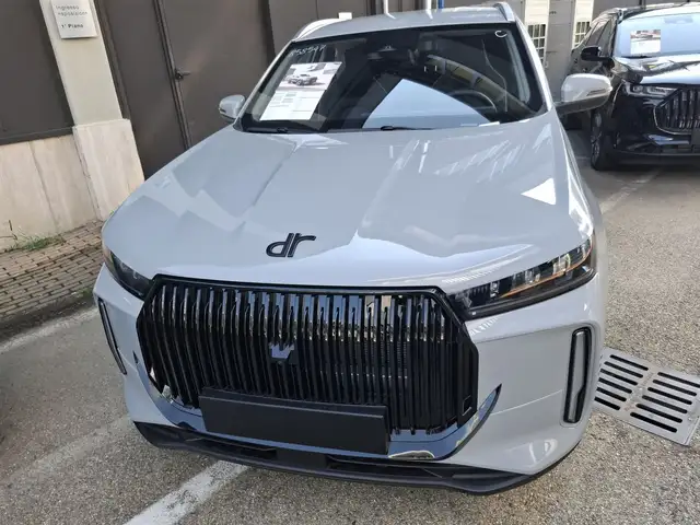 DR Automobiles DR5 view 15
