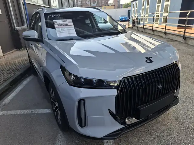 DR Automobiles DR5 view 5