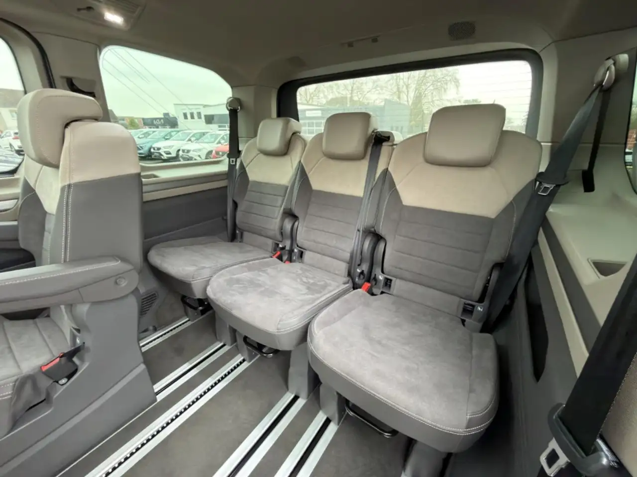 Volkswagen T7 Multivan Style KÜ 2.0 TSI LED+NAVI+7-SITZER+PANO+EASY OPEN 14