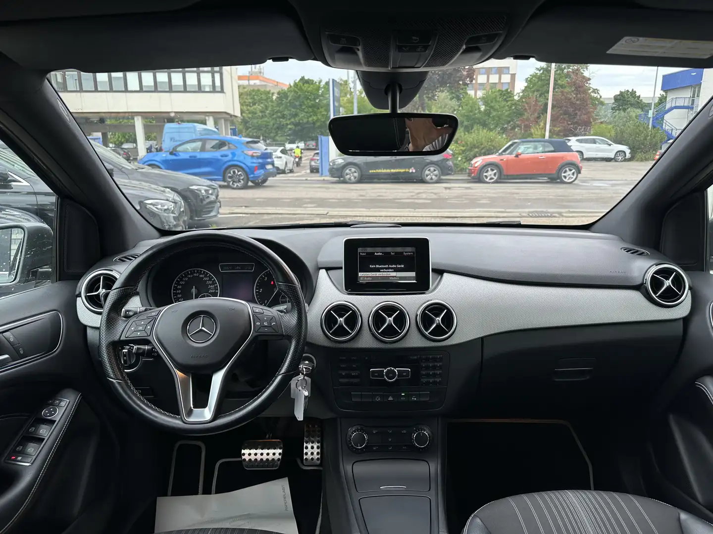 Mercedes-Benz B 180 CDI BlueEFFICIENCY Edition 1 Grau - 1