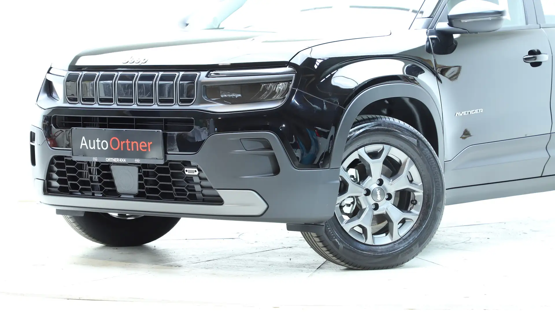 Jeep Avenger Longitude Schwarz - 2