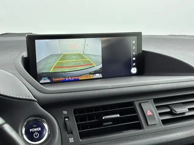 Lexus CT view 10